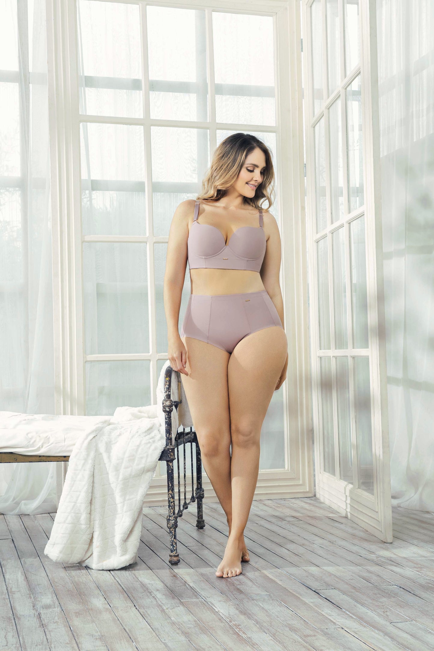 PANTY ALTO CON CORTES EN POWERNET 102220